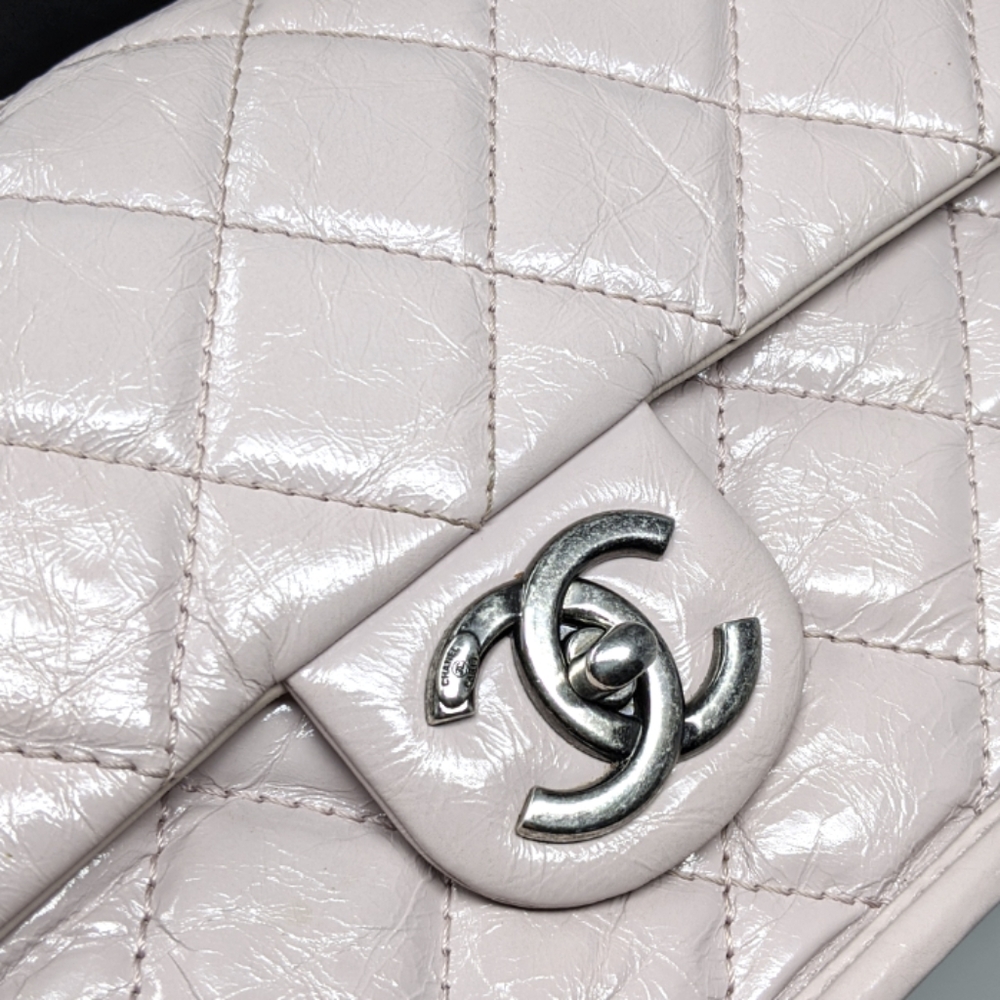 🦄🎉CHANEL Pink Bag Glazed Leather Flap Bag! Super Rare Color! Limited Edition - Picture 12 of 16